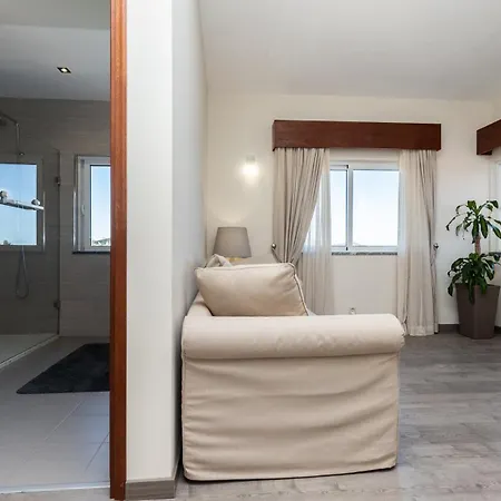 Looking To Landscape Sea View Private Pool *